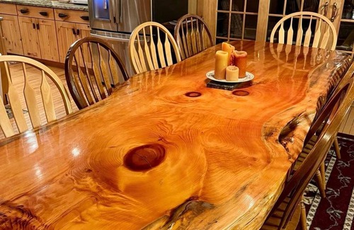 Caratunk Cabin | Well accommodated lakeside lodge with ITS trail access near West Forks, Maine.