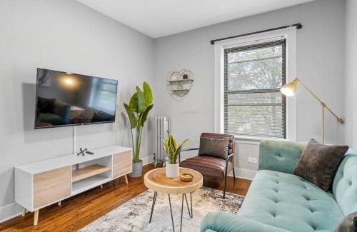 Chicago Apartment | Well-Appointed 2BR Apt in a Vibrant Area - Cicero 2N