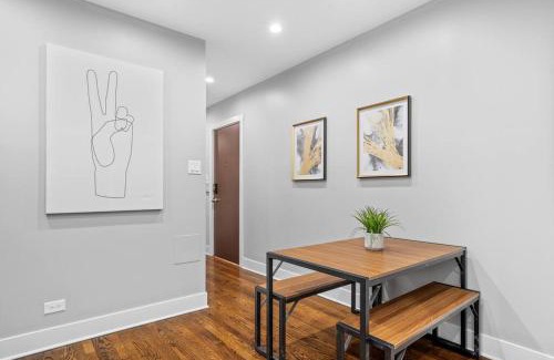 Chicago Apartment | Well-Appointed 2BR Apt in a Vibrant Area - Cicero 2N