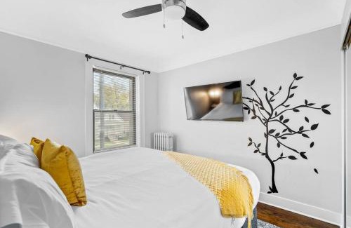 Chicago Apartment | Well-Appointed 2BR Apt in a Vibrant Area - Cicero 2N
