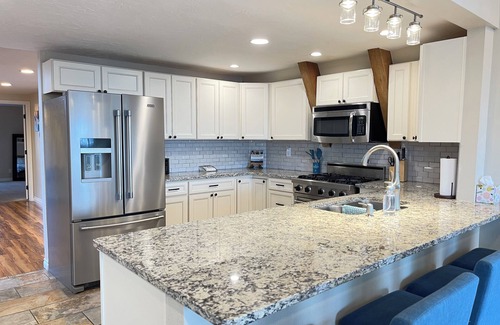 Miller Creek House | Well Appointed 3 Bedroom 4 Bed Residence