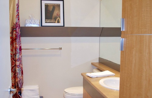 Moss Bay Apartment | Well Appointed and Modern plus Parking