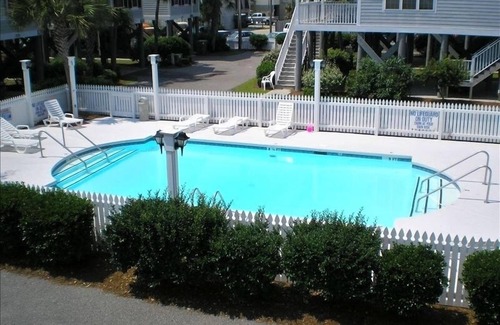 Surfside Beach House | WELL APPOINTED BEACH HOUSE IN OCEANFRONT COMMUNITY W/POOL.