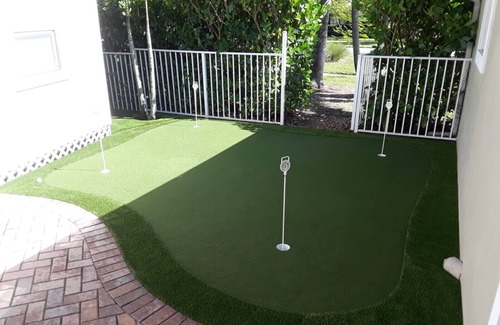 Hobe Sound House | Well Appointed Home Salt Water Pool & Separate Pool House & Putting Green