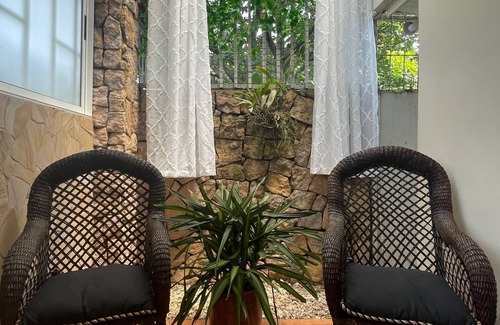 Ciudad Colon House | Well-appointed private 3 bedroom house - fast wifi, attached garage, laundry & +