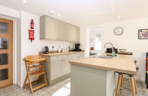 Seething Cottage | WELL COTTAGE, pet friendly, with open fire in Loddon