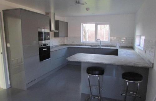 Hemsby House | Well Designed Bungalow In The Seaside Resort Of Hemsby, Ref 99011Og