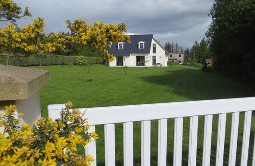 Plomodiern House | Well equipped house in a quiet area of ​1700m2 fenced near the beaches