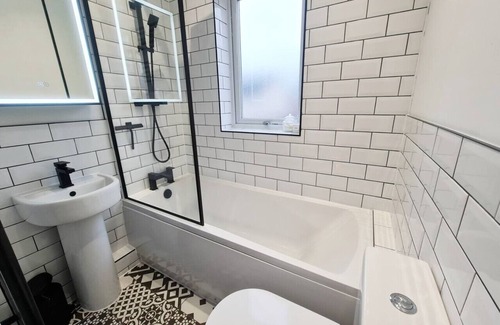 Hoole House | Well decorated 3 bed home in trendy suburb Hoole