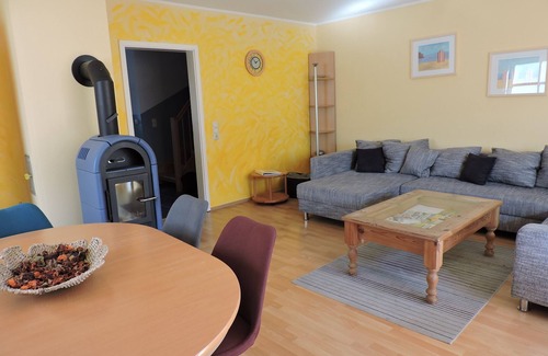 Bannesdorf House | Well-kept semi-detached house with garden and terrace only approx. 2 km to the beach