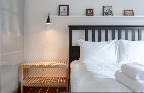 Elephant and Castle Apartment | Well located 2 Bedroom 1 Bath in Elephant & Castle
