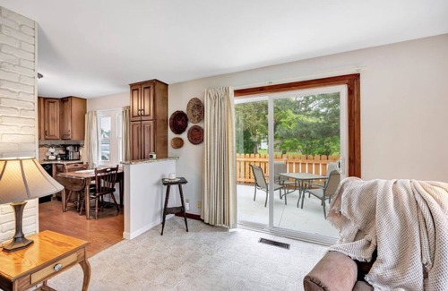 Menasha House | Well maintained home. Close to events. EAA, Packer games, Mile of Music. nnn