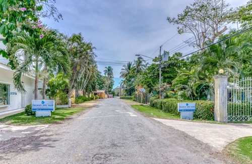 Puntarenas Apartment | Well-situated villa at beachfront property w/shared pool & gardens!