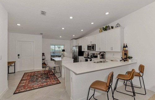 Venice House | WELLEN GOLF AND COUNTRY CLUB VERANDA FEB AVAIL. INQUIRY ABOUT FLEXIBLE DATES