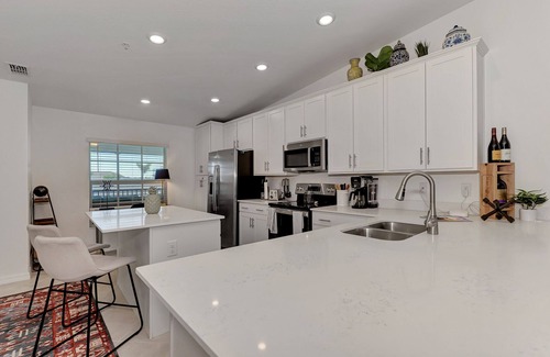 Venice House | WELLEN GOLF AND COUNTRY CLUB VERANDA FEB AVAIL. INQUIRY ABOUT FLEXIBLE DATES