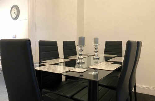 Levenmouth Villa | Wellesley 101.1