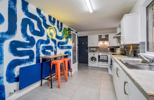 Queens Quarter House | Wellesley Guest Accommodation