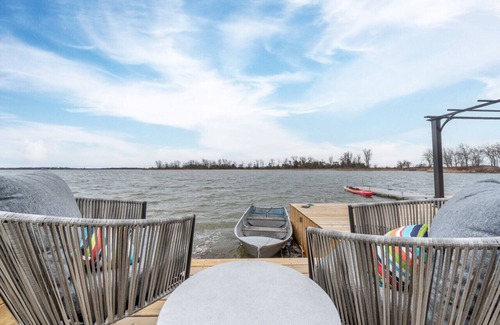 Wellington House | Wellington Cottage at Twin Birch Suites