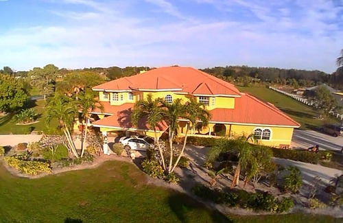 Wellington House | Wellington Hideaway Villa a spacious 5-bedroom house close to the Polo Club