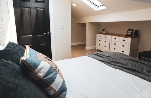 Offerton Apartment | Wellington House Apartment 7 close to Manchester Airport