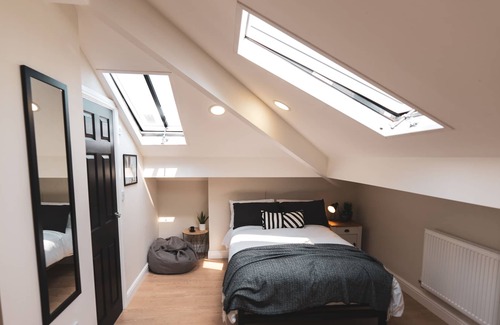 Offerton Apartment | Wellington House Apartment 7 close to Manchester Airport