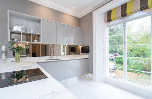 Cheltenham Apartment | Wellington Square - By Luxury Apartments