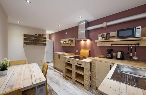 Zeltingen-Rachtig House | Wellness apartment Rheingau in the GH am Weingarten - Hotel Zeltinger Hof