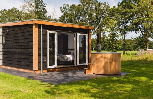 Municipality of Rijssen-Holten Cottage | Wellness chalet with sauna, on the Holterberg