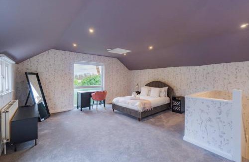 Windsor House | Wellness Escape by River, Sauna, Heated Pool, Hot Tub