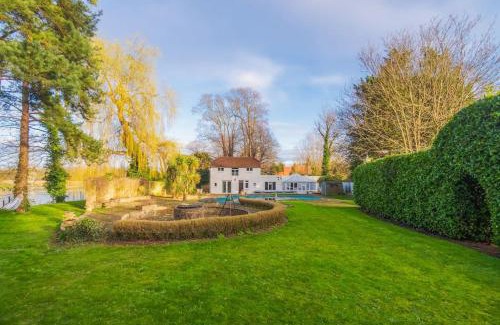 Windsor House | Wellness Escape by River, Sauna, Heated Pool, Hot Tub