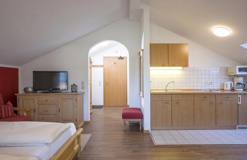 Oberaudorf Apartment | Wellness Ferienwohnung Schweinsteiger mit Hallenbad und Sauna