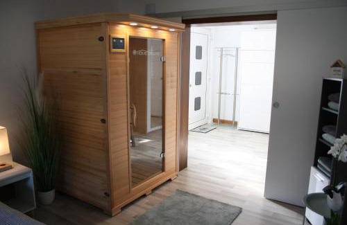 Oberhausen Apartment | Wellnessapartment Nr2 mit Infrarot Sauna - Wallbox - Netflix - WLAN