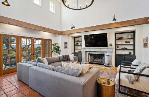 Paso Robles House | Wellsona Vineyard Retreat Pool Hot Tub Views Main Home Guest Home