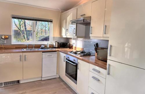 Llanybri Apartment | Welsh Villa-Hot Tub-Tenby-Carmarthen-Forestsetting