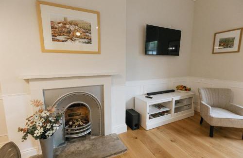 Richmond Apartment | WENSLEYDALE, OLD SCHOOL ROOMS - Ground Floor Luxury Apartment in Richmond, North Yorkshire