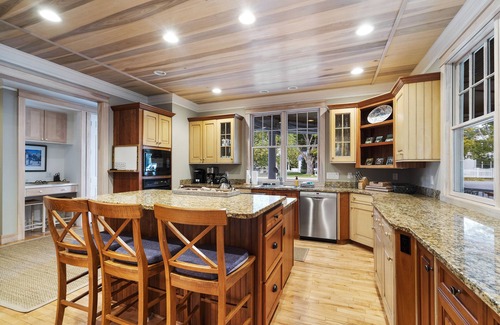 Wequetonsing Cottage | Weque! Close to Nub's Nob and Boyne Highlands!