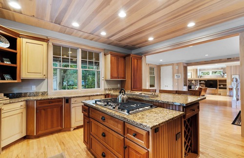 Wequetonsing Cottage | Weque! Close to Nub's Nob and Boyne Highlands!