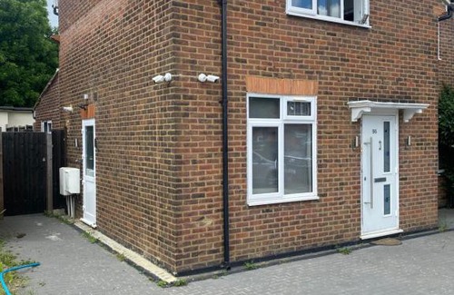North Acton Apartment | West Acton Studio Flat