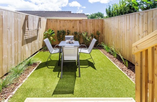 Henderson House | West Auckland Retreat | 2BR Sleeps 4
