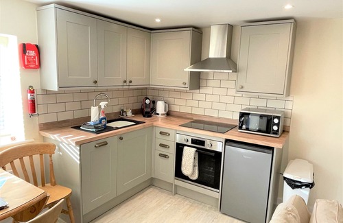 Wickhamford Cottage | West Barn Cottage - sleeps 3 guests in 2 bedrooms