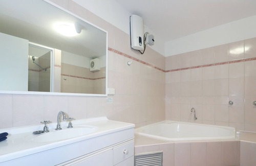 Scarborough Apartment | West Beach Lagoon 206, Sleeps 3