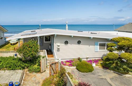 Oak Harbor House | West Beach Wonderland by AvantStay Waterfront