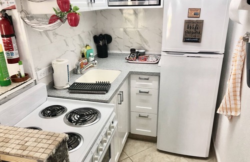 Sunset Crest Condo | West Coast 1 Bedroom Apartment - Close to beach (66)