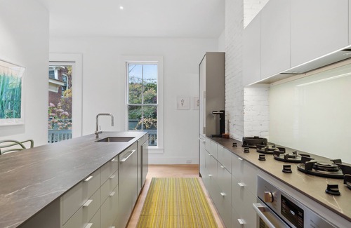 West End House | West End Chic - Chef's Kitchen, Pool Table, W/D
