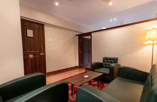 Marine Lines Hotel | West End Hotel