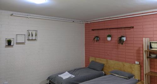 Adelaide Central Business District Hotel | West End Motel & Backpackers