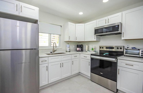 Tradewinds Cottage | West End Paradise Unit Turtle 2 - One bedroom suite w/water views