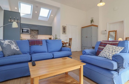 Martlesham Cottage | WEST END, with a garden in Martlesham Village