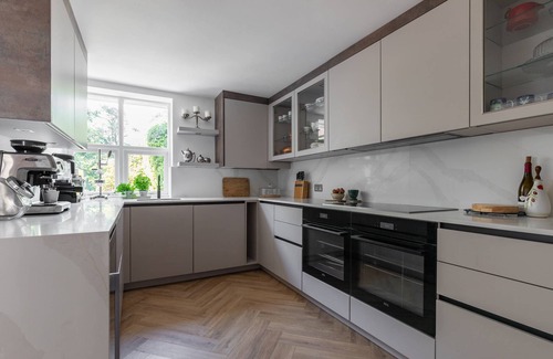 Childs Hill Apartment | West Heath Road by onefinestay