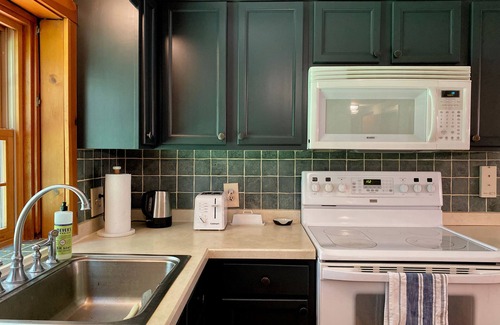 West Hill Lake House | West Hill Cabin